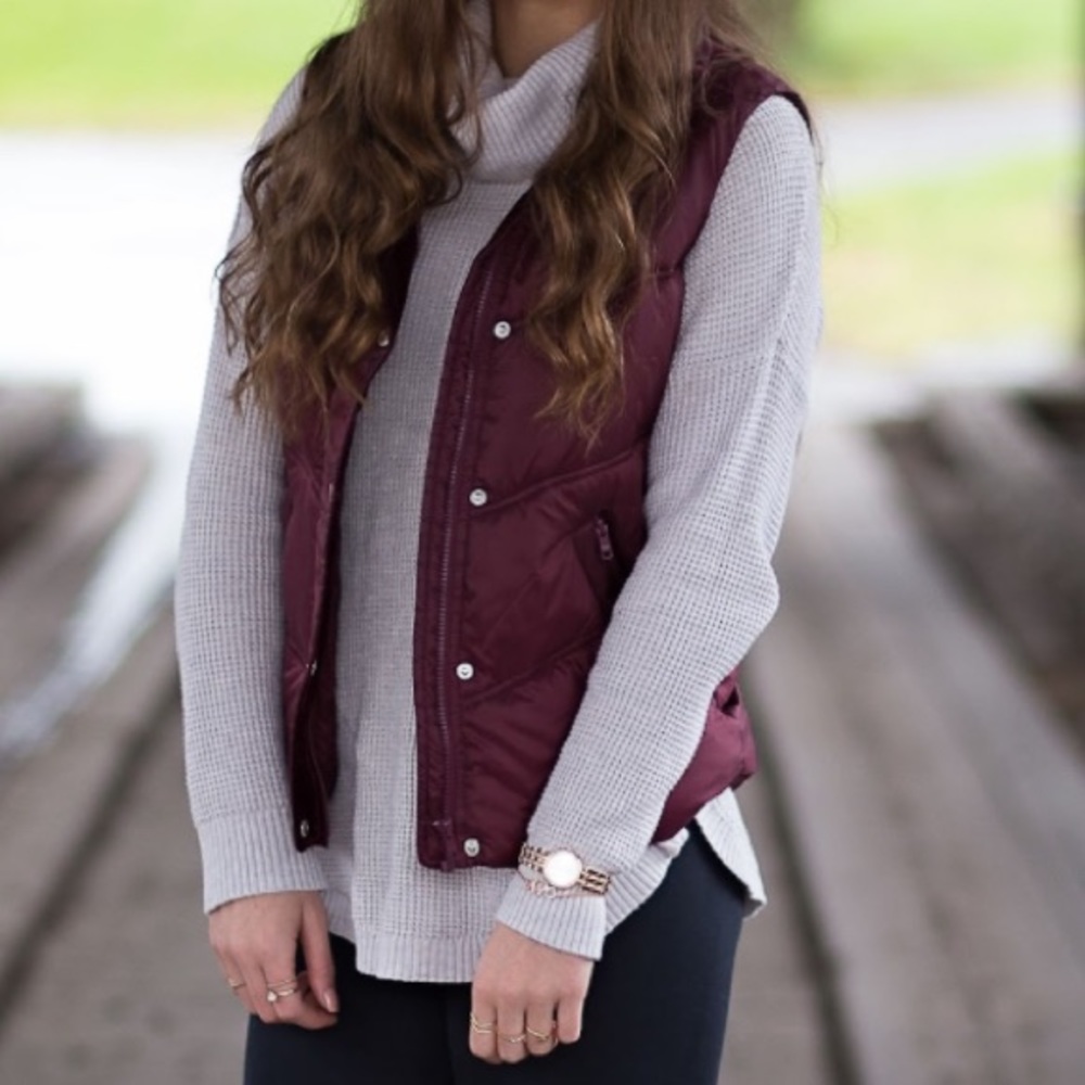 AE puffer vest